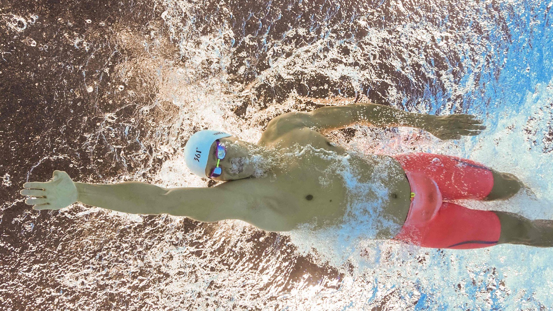 推动瑜伽与旅游业结合，发展瑜伽旅游，瑜伽旅程